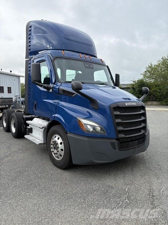 Freightliner CASCADIA 116 Autotractoare
