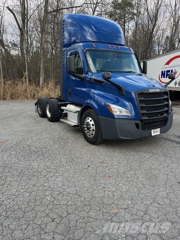Freightliner CASCADIA 116 Autotractoare