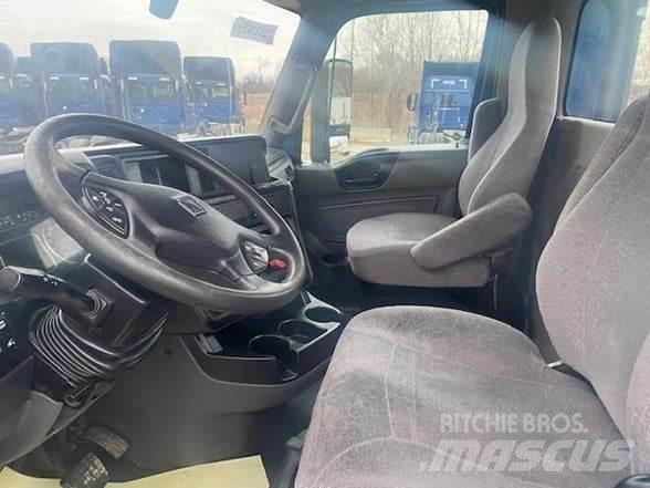 International LT Autotractoare