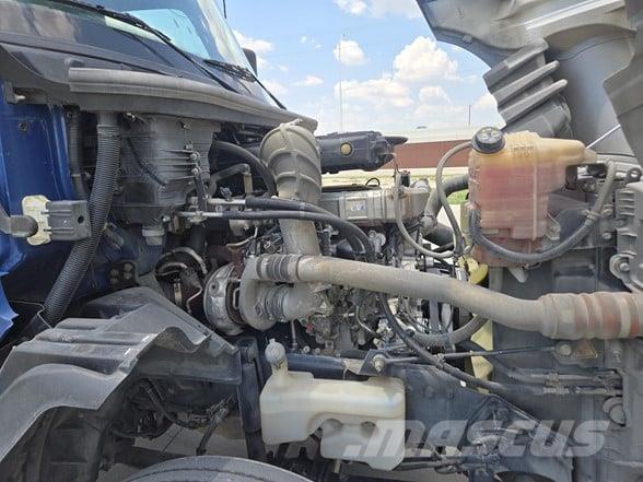 International LT Autotractoare