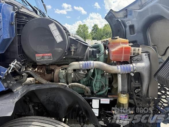 Volvo VNL64T860 Autotractoare