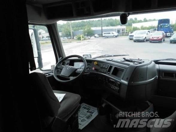Volvo VNL64T860 Autotractoare