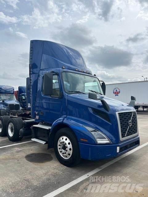 Volvo VNR64T300 Autotractoare