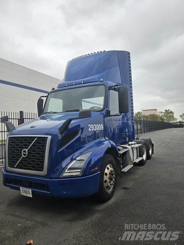 Volvo VNR64T300 Autotractoare