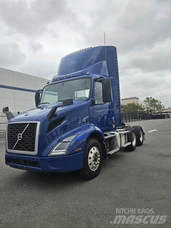 Volvo VNR64T300 Autotractoare