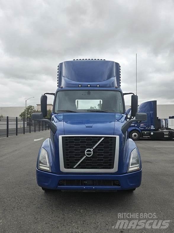 Volvo VNR64T300 Autotractoare