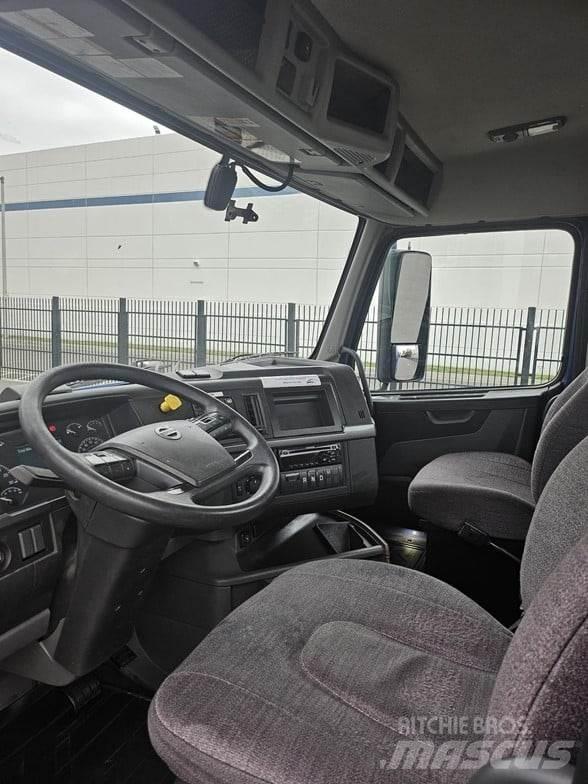 Volvo VNR64T300 Autotractoare