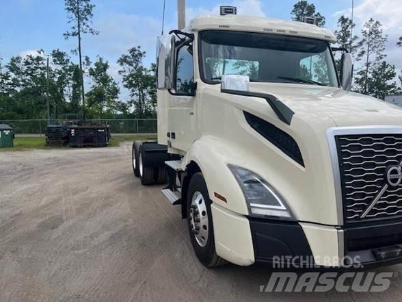 Volvo VNR64T300 Autotractoare
