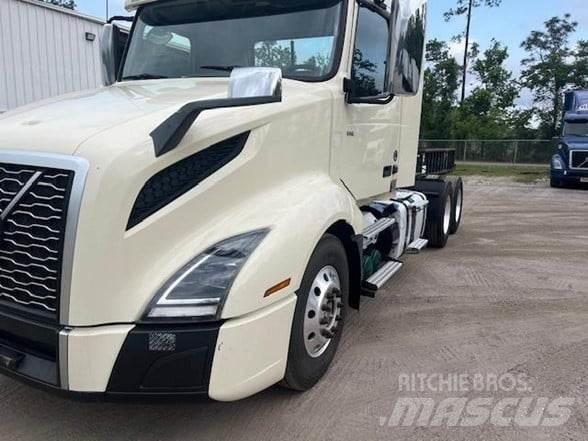Volvo VNR64T300 Autotractoare