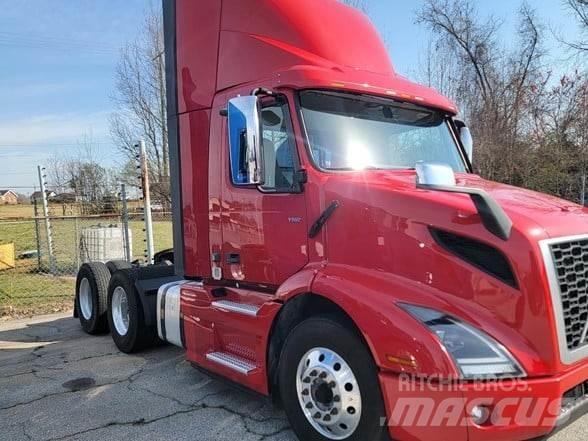 Volvo VNR64T300 Autotractoare