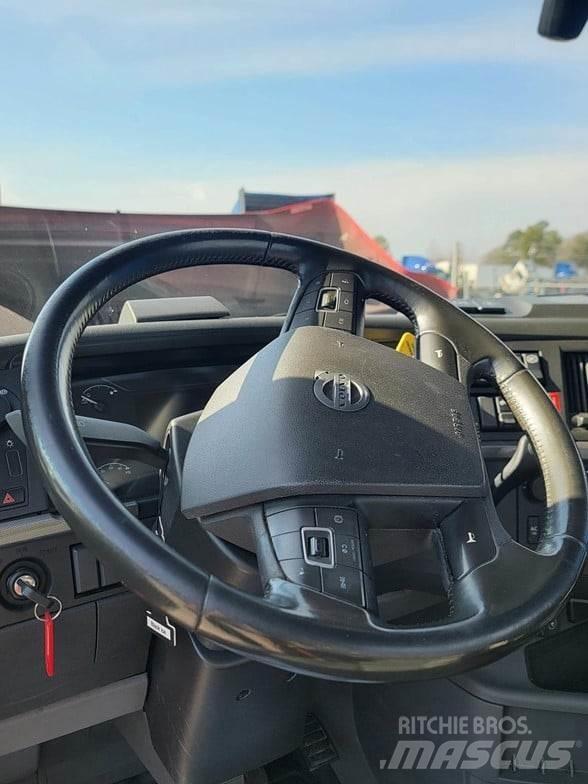 Volvo VNR64T300 Autotractoare