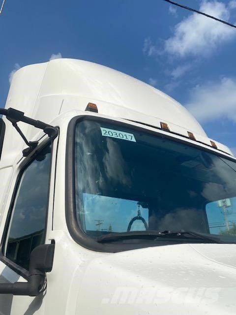 Volvo VNR64T300 Autotractoare