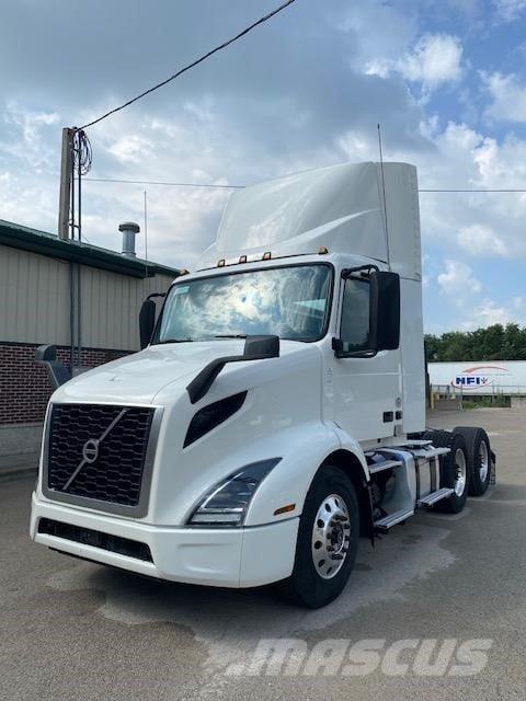 Volvo VNR64T300 Autotractoare