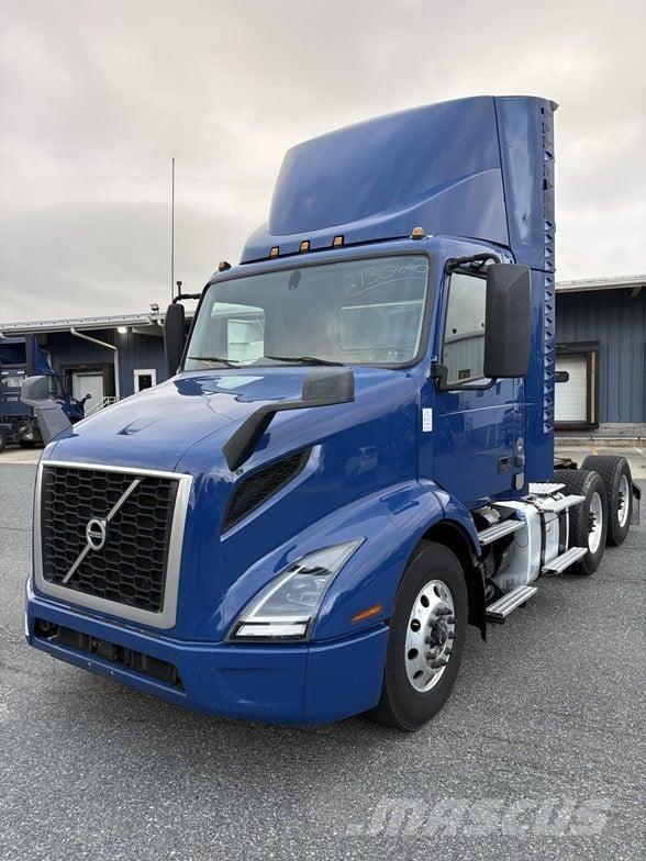 Volvo VNR64T300 Autotractoare
