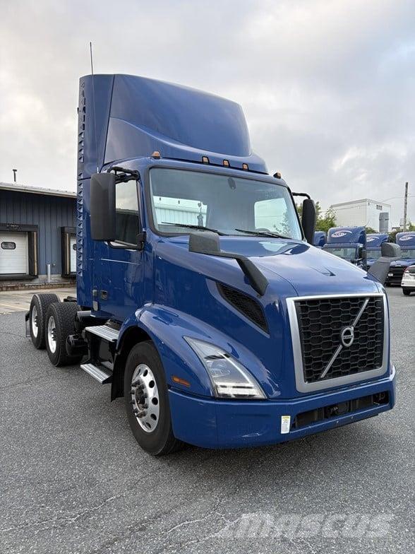 Volvo VNR64T300 Autotractoare
