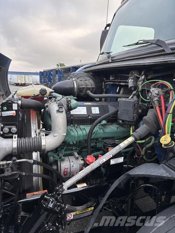 Volvo VNR64T300 Autotractoare