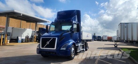 Volvo VNR64T300 Autotractoare