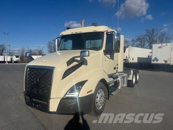 Volvo VNR64T300 Autotractoare