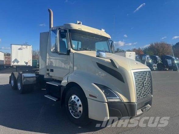 Volvo VNR64T300 Autotractoare