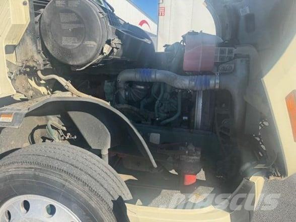 Volvo VNR64T300 Autotractoare