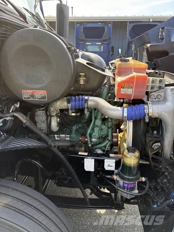 Volvo VNR64T640 Autotractoare