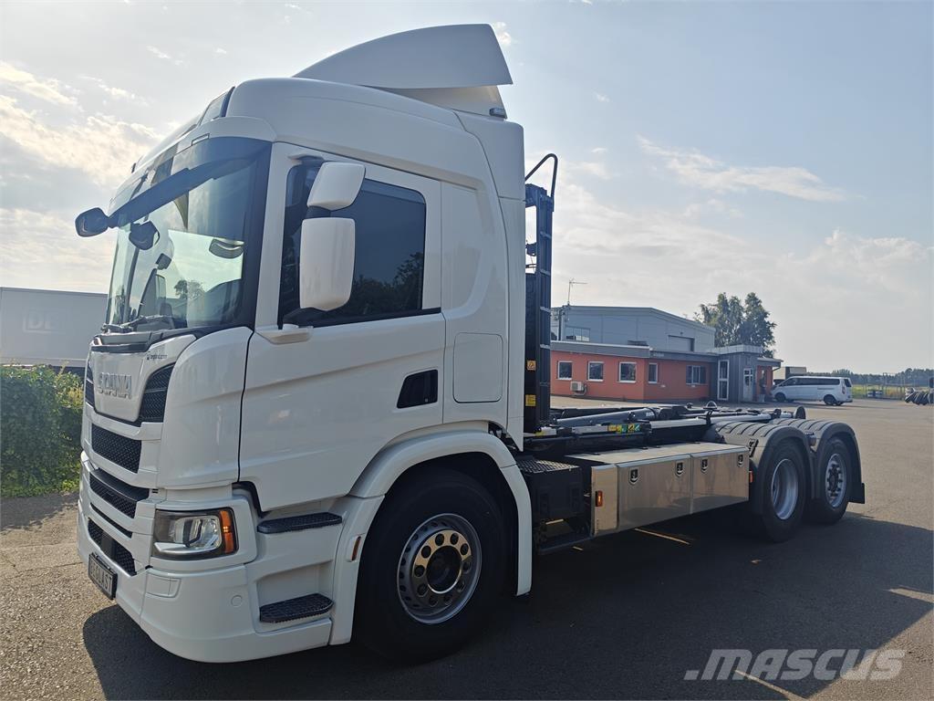 Scania P450 Camion cu carlig de ridicare