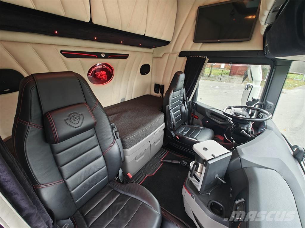 Scania R660 Camion cu carlig de ridicare