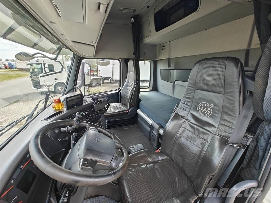 Volvo FH540 Camion cu carlig de ridicare