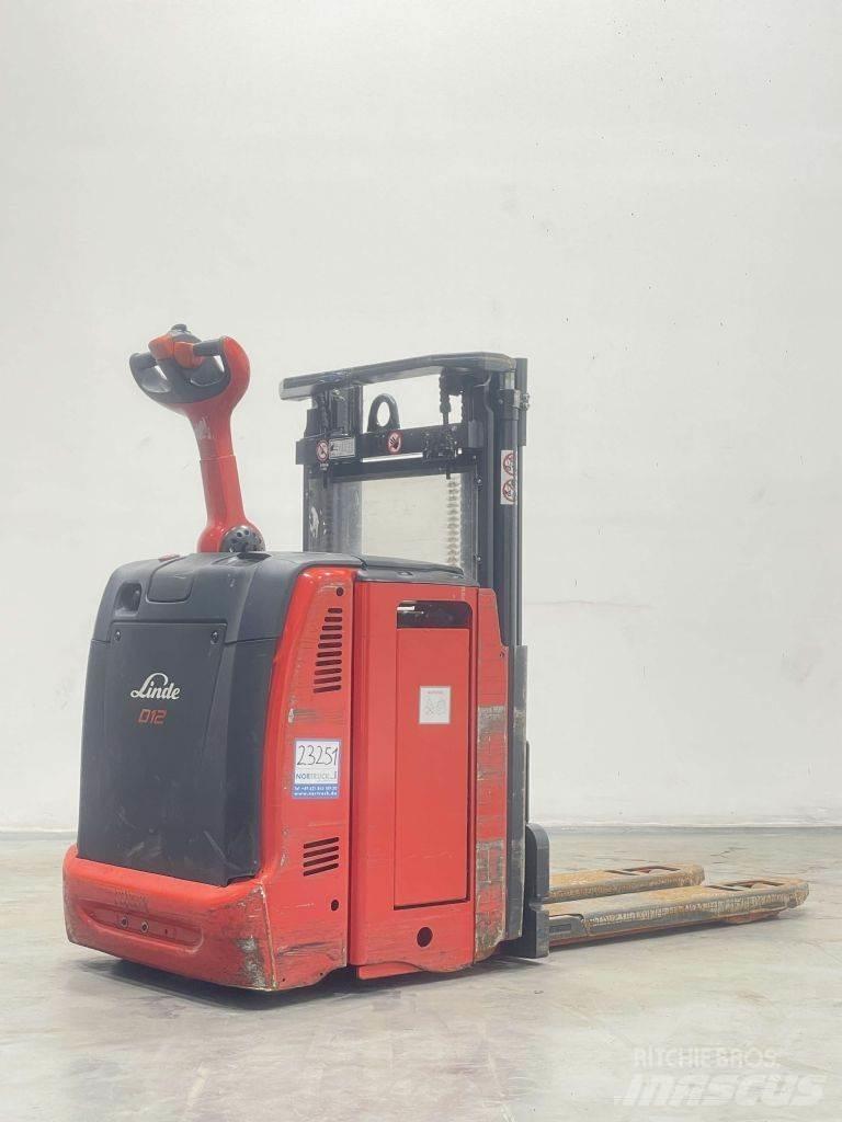 Linde D12-133 Transpaleta manuala