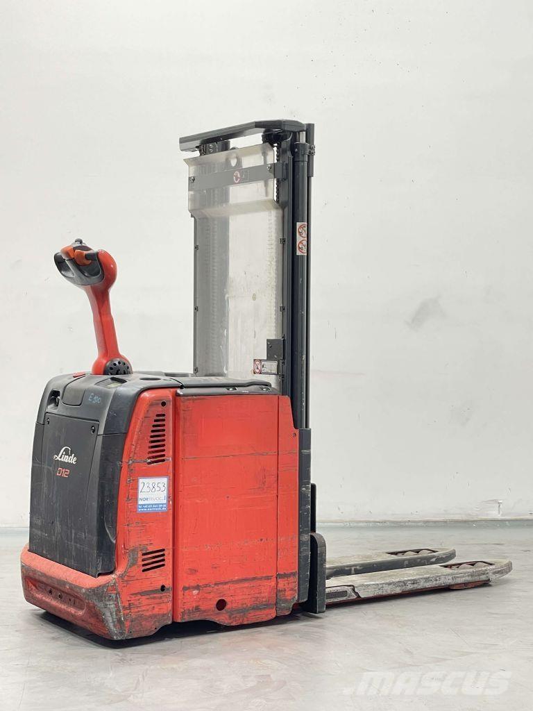 Linde D12-133 Transpaleta manuala