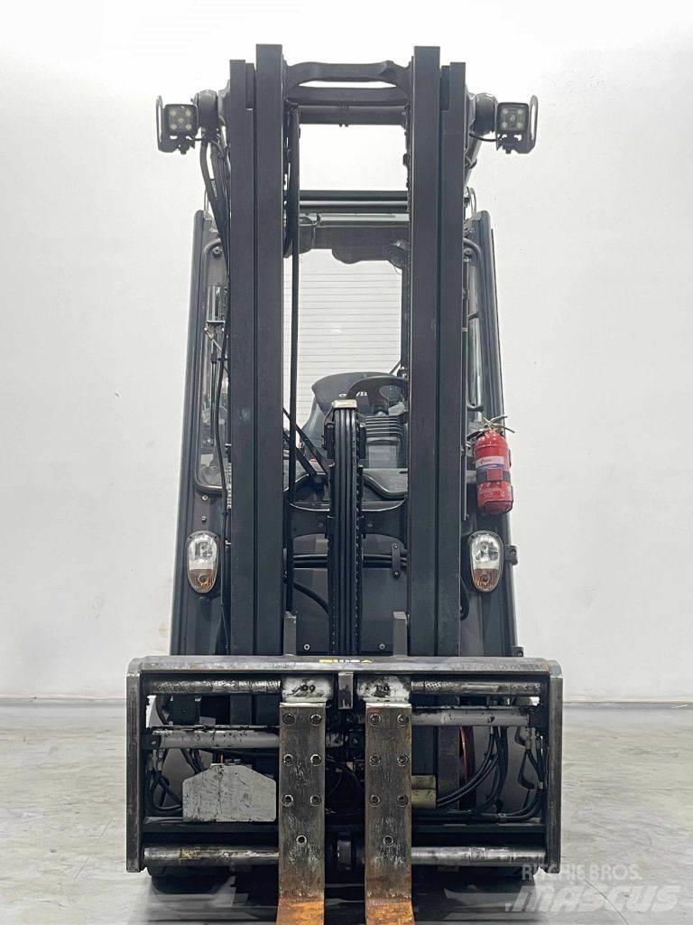 Linde E30H-01/600-387 Stivuitor electric