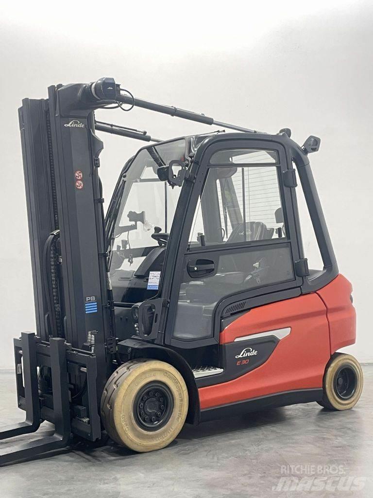 Linde E30L-01-1252 Stivuitor electric