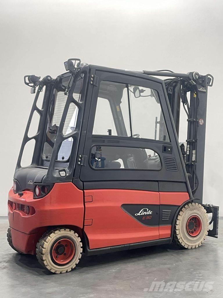 Linde E30L-01-387 Stivuitor electric