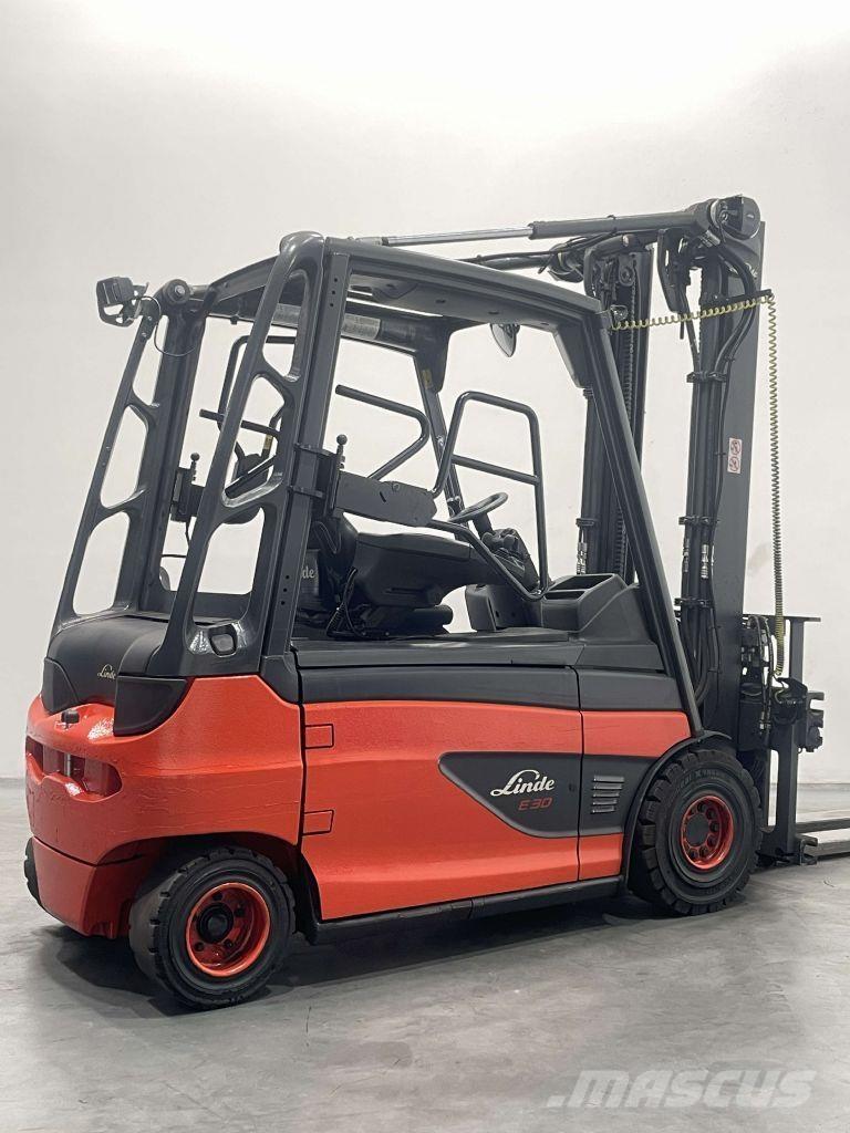 Linde E30L-01-387 Stivuitor electric