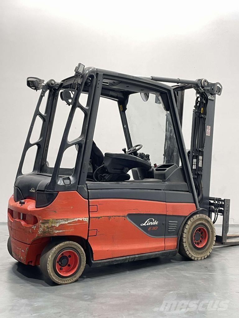 Linde E30L-01-387 Stivuitor electric