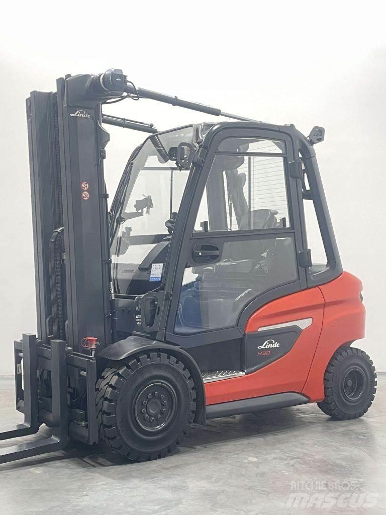 Linde H30D-01-1202 Stivuitor diesel