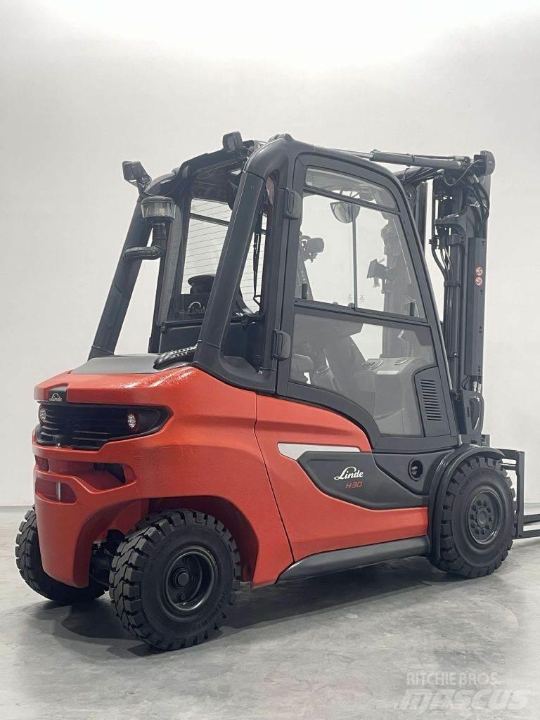 Linde H30D-01-1202 Stivuitor diesel