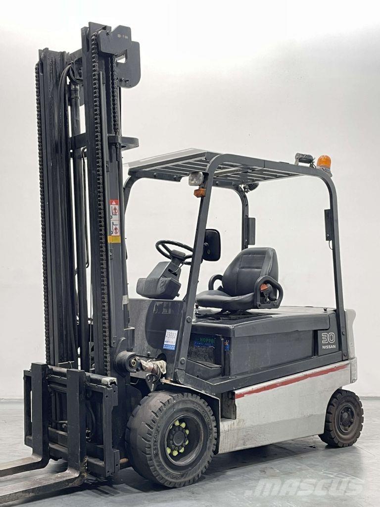 Nissan GQ02L30CU Stivuitor electric