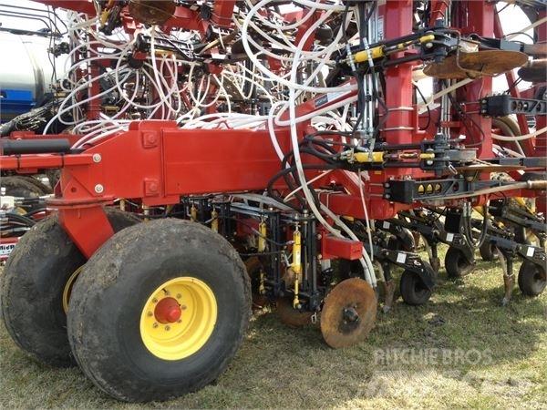 Bourgault 3310 Perforatoare