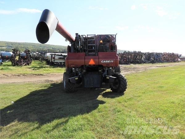 Case IH 8230 Combine de secerat