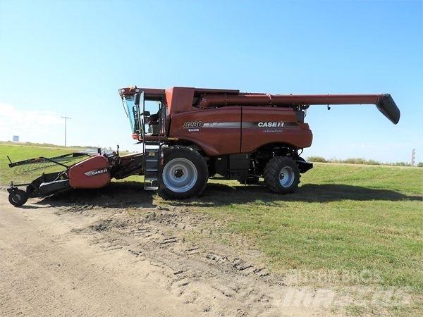 Case IH 8230 Combine de secerat