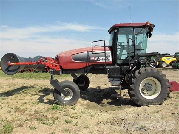 MacDon M150 Utilaj de răvăşit fân