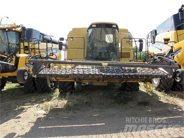 New Holland TX66 Combine de secerat