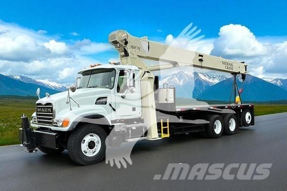 National 900A Camioane cu macara
