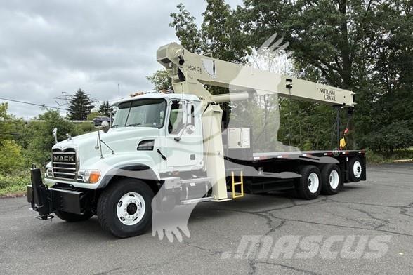 National 900A Camioane cu macara