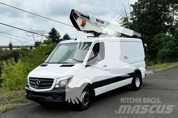 Skyvan UVN35A Platforme aeriene montate pe camion