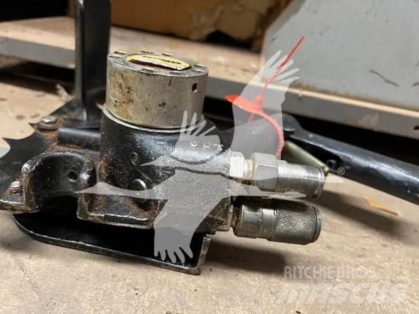 Stanley CS05 Ferastrau pe benzina si ferastraie de curatare