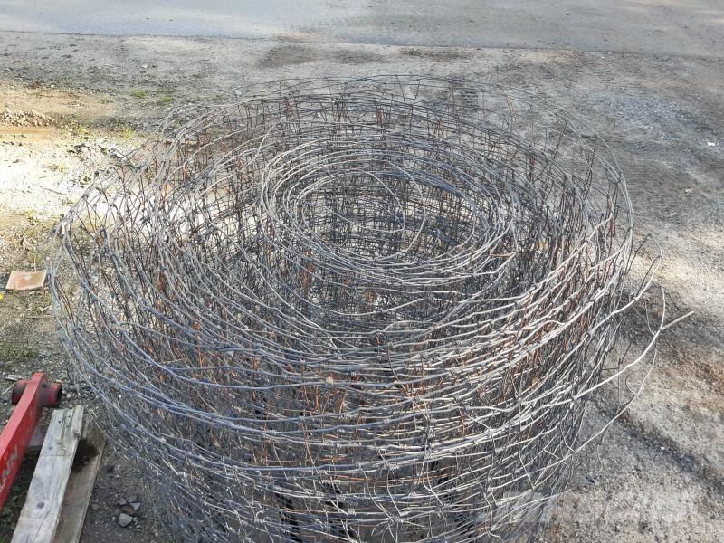  1 RULLE FÅR STÄNGSEL Utilaje si accesorii folosite la cresterea animalelor