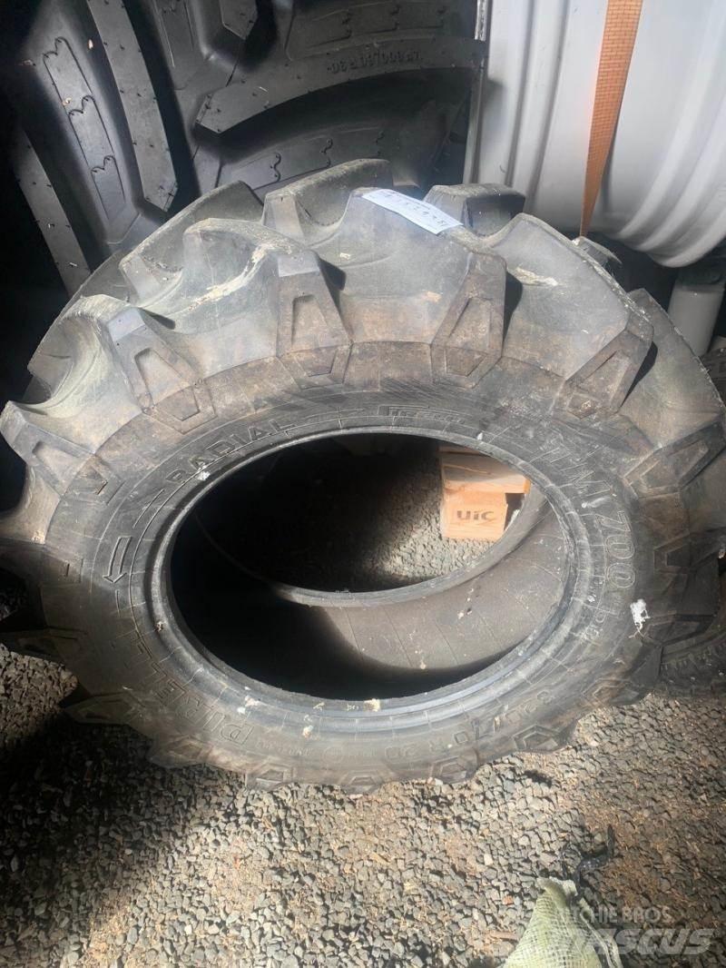  Däck Pirelli 320/70R20 Roti