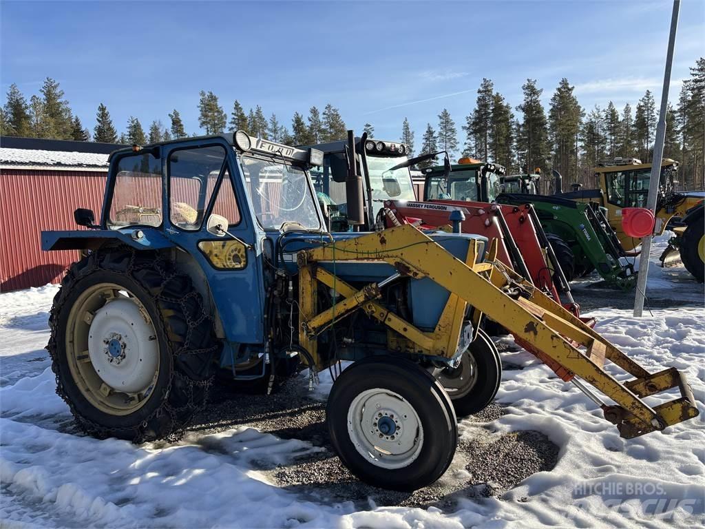 Ford 5000 med lastare Tractoare